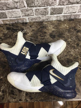 Load image into Gallery viewer, Nike LeBron Zoom Soldier 12 25 Straight