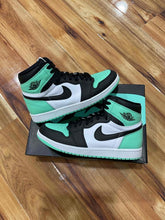 Load image into Gallery viewer, Jordan 1 Retro High OG Green Glow