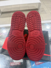 Load image into Gallery viewer, Jordan 1 Retro Bred Banned (2016) (GS)