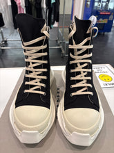 Load image into Gallery viewer, Rick Owens DRKSHDW Abstract High Top Embroidered Pentagram Black