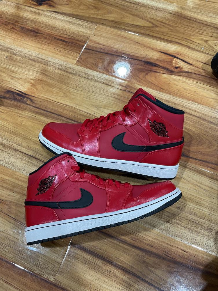 Jordan 1 Mid Gym Red Black Patent