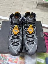 Load image into Gallery viewer, Nike LeBron 12 Flight