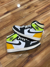 Load image into Gallery viewer, Jordan 1 Retro High White Black Volt University Gold