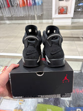 Load image into Gallery viewer, Jordan 6 Retro Cap and Gown