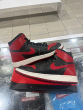 Load image into Gallery viewer, Jordan 1 Retro Bred Banned (2016) (GS)