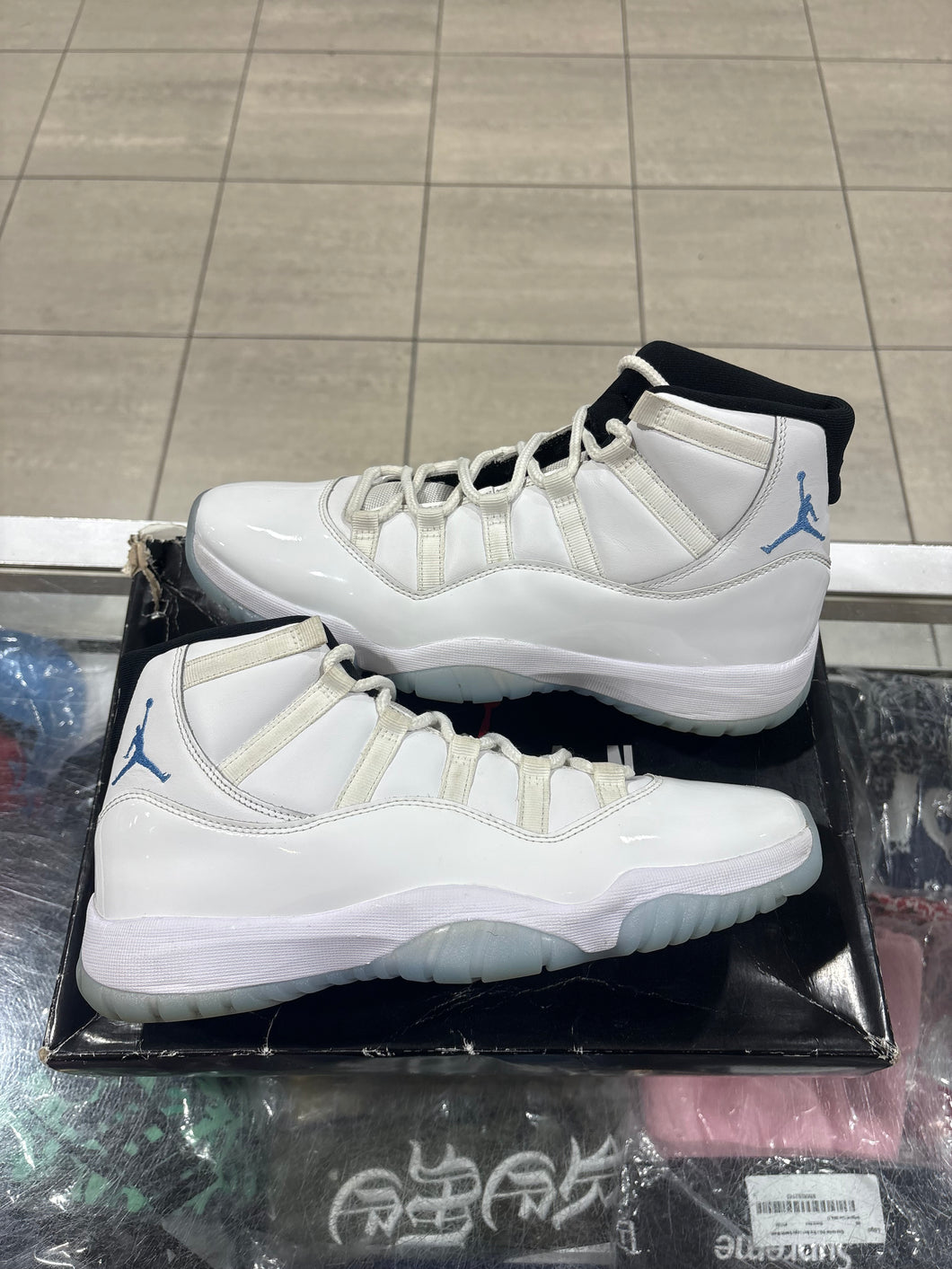 Jordan 11 Retro Legend Blue (2024)