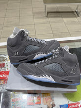 Load image into Gallery viewer, Jordan 5 Retro Wolf Grey (2026)