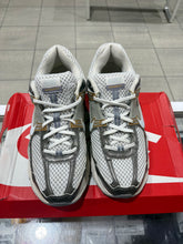 Load image into Gallery viewer, Nike Zoom Vomero 5 Platinum Tint Metallic Gold