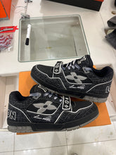 Load image into Gallery viewer, Louis Vuitton Trainer Black Grey
