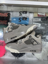 Load image into Gallery viewer, Jordan 4 Retro Frozen Moments (Women's)