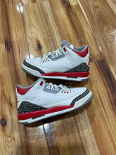 Load image into Gallery viewer, Jordan 3 Retro Fire Red (2022) (GS)