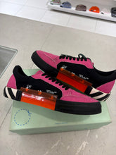 Load image into Gallery viewer, OFF-WHITE Vulcanized Low Canvas Black Pink