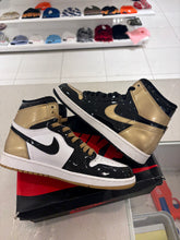 Load image into Gallery viewer, Jordan 1 Retro High Gold Top 3