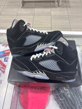Load image into Gallery viewer, Jordan 5 Retro OG Black Metallic Reimagined