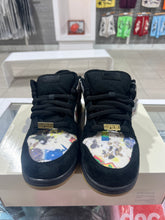 Load image into Gallery viewer, Nike SB Dunk Low Supreme Rammellzee