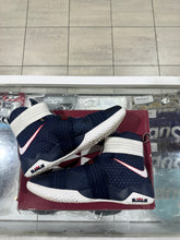 Load image into Gallery viewer, Nike LeBron Zoom Soldier 10 USA