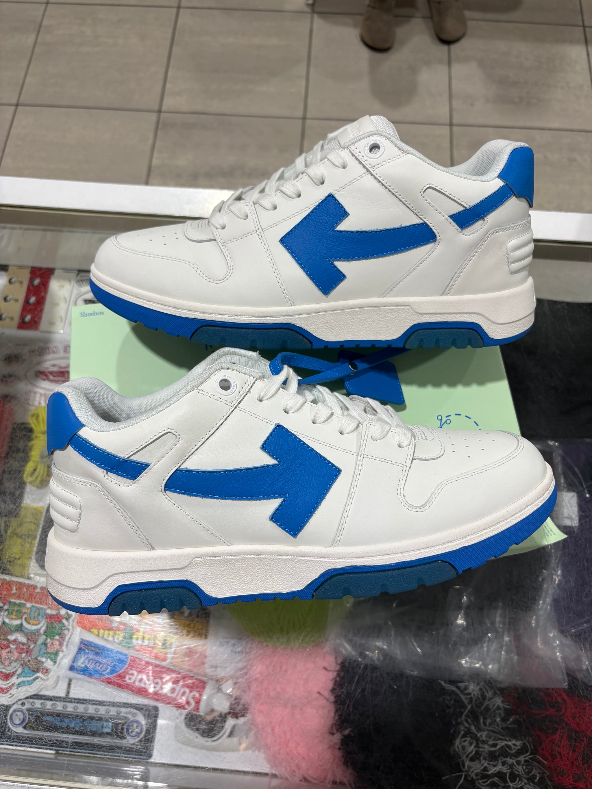Off-White – Kicks In The 216