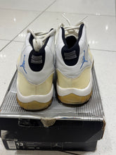Load image into Gallery viewer, Jordan 11 Retro Columbia (2001)