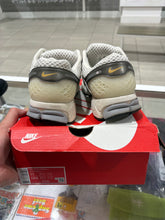 Load image into Gallery viewer, Nike Zoom Vomero 5 Platinum Tint Metallic Gold