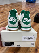 Load image into Gallery viewer, Jordan 4 Retro SB Pine Green