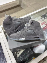 Load image into Gallery viewer, Jordan 5 Retro Wolf Grey (2026)