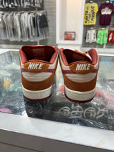 Load image into Gallery viewer, Nike SB Dunk Low Pro Dark Russet Cedar