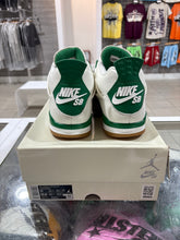 Load image into Gallery viewer, Jordan 4 Retro SB Pine Green