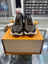 Load image into Gallery viewer, Louis Vuitton Run Away Triple Monogram