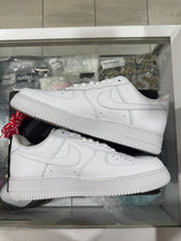 Load image into Gallery viewer, Nike Air Force 1 Low Supreme White