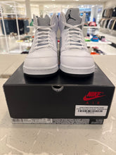 Load image into Gallery viewer, Jordan 5 Retro White Metallic (2026)