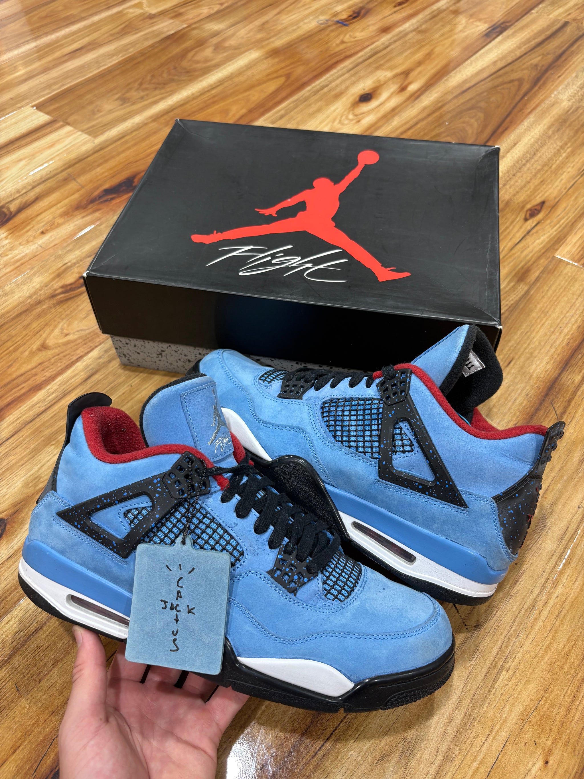 Travis Scott – Kicks In The 216