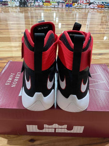 Nike LeBron Zoom Soldier 10 Black Red