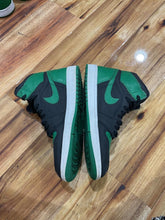 Load image into Gallery viewer, Jordan 1 Retro High Pine Green Black